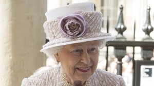 63 години на трона кралица Елизабет не дава признаци за