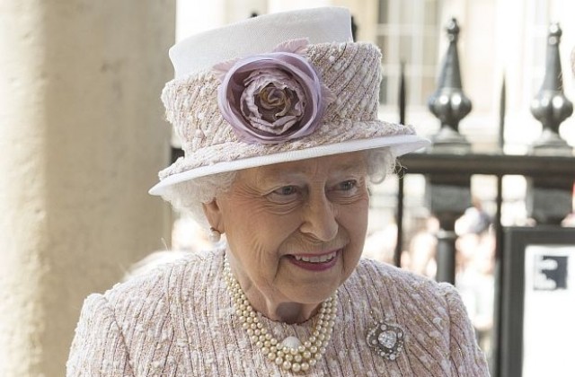 63 години на трона: кралица Елизабет не дава признаци за оттегляне