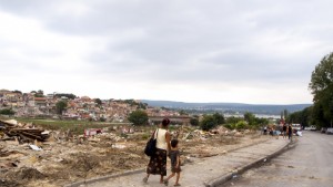 Събориха 46 цигански къщи във варненското гето Максуда ОБЗОР