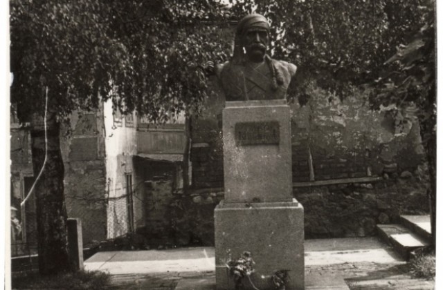 Първият паметник на Ильо Войвода ще бъде поставен пред община Кюстендил