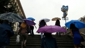 Жълт код заради гръмотевични бури в 8 области на страната