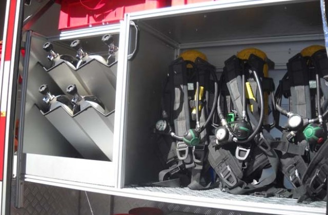 Две коли горяха тази нощ