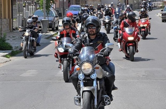 Шествие на мотористи във Велико Търново