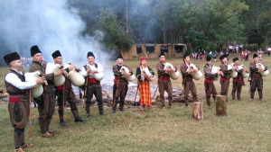 Стотици гости на Фестивала на фолклорната носия в Жеравна