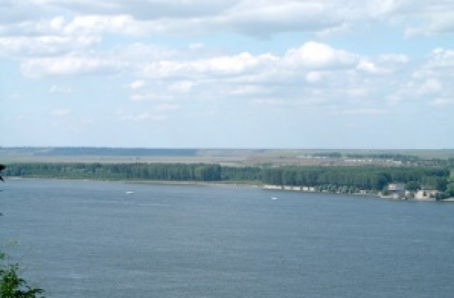 ТИР закъса, слизайки от ферибота край Свищов