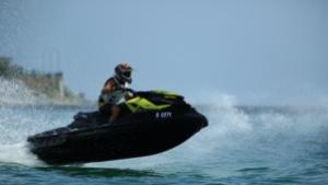 Състезатели сред двуметрови вълни във финала на Black Sea Open