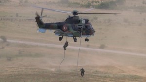 Нощни полети с въздушен десант край Балчик в рамките на