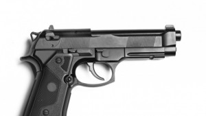 Тъст застреля зет си със законен пистолет