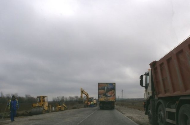 Движението в участък от пътя Русе-Търново е в едната лента поради ремонт