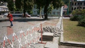 Започна ремонт на площада пред сградата на ОББ в Габрово