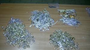 Златни бижута скрити в бельото на трима пътници хванаха на