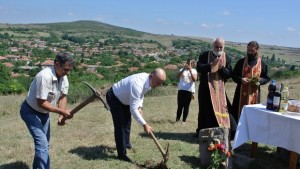 Параклис с името на Св Георги строят край с Сусам