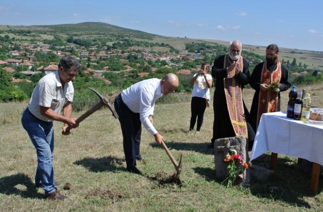 Параклис с името на Св. Георги строят край с. Сусам