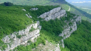 Слънчев и топъл ден