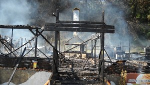 Пожар изпепели заведение край варненския плаж СНИМКИ