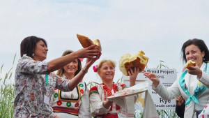 Раздават Хляб на мира на диабетици