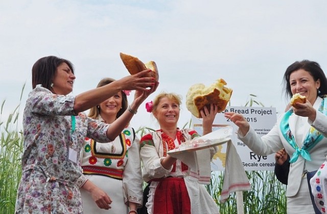 Раздават Хляб на мира на диабетици