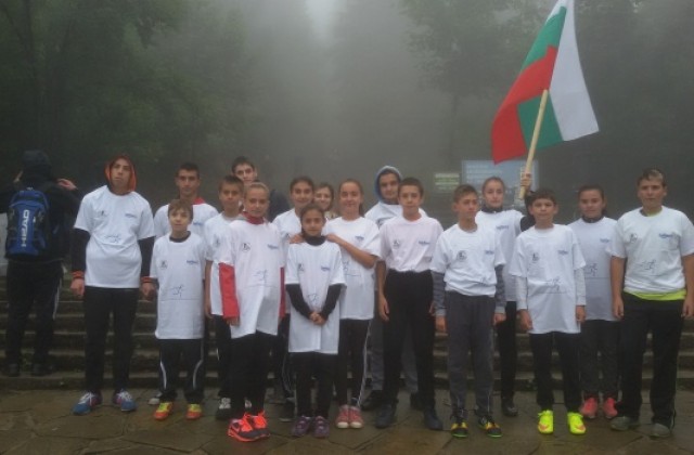 Ученици от П. Тръмбеш се включиха в състезание по скоростно изкачване на стълбите към Шипка