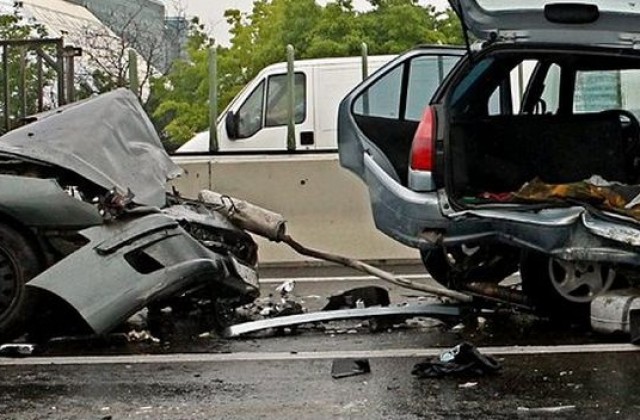 Двама българи загинаха при тежка катастрофа край Пирот