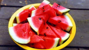 Апаши задигнаха 1500 кг дини