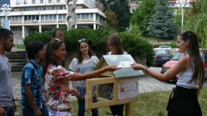 Монтираха къщички за книги в смолянските градинки