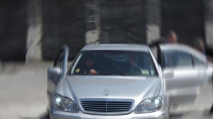 В Пътна полиция започва продажбата на нова серия баровски номера