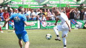 Четири звезди от САЩ 94 откриват финалите на Kamenitza Фен