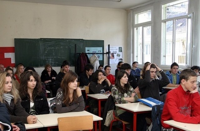174 се явиха на първия държавен зрелостен изпит