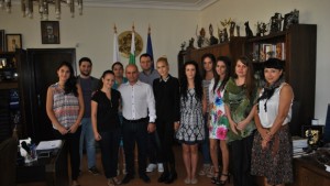 Стажанти в Община Русе получиха сертификати от кмета Пламен Стоилов