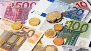 Арестуваха трима със 75 хил фалшиви евро