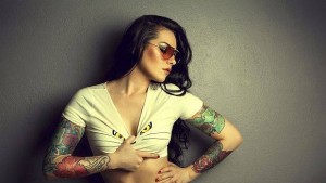 Те шокират с нелепи татуировки ВИДЕО