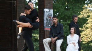 Спектакъл на открито Да бъдеш или да не бъдеш на