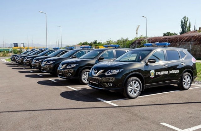 Гранична полиция с 10 нови високопроходими автомобила (СНИМКИ)