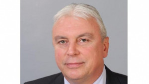 Евгени Стоев поставил 14 питания към министри