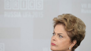 Над Дилма Русеф тегне все поголяма заплаха от импийчмънт