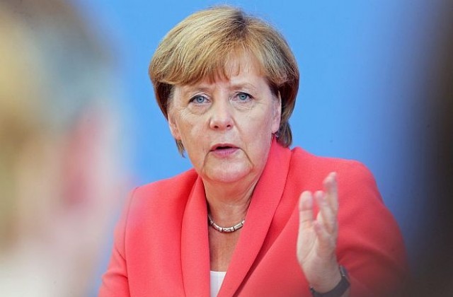 Меркел: Проблемът с бежанците е тест за Европа