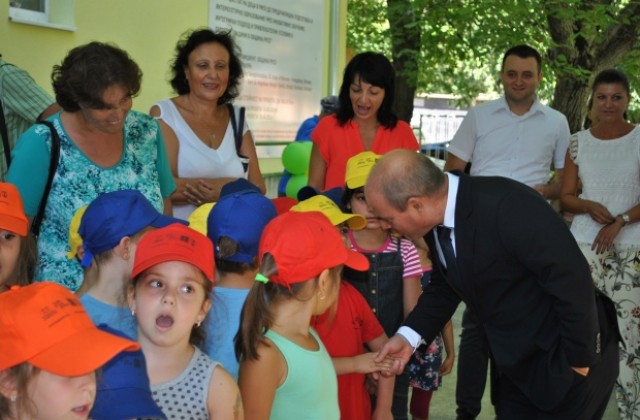 Кметът Пламен Стоилов откри санираната сграда на ОДЗ Снежанка