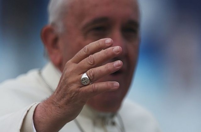 Папата разреши даването на прошка на жени, направили аборт