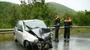 Мъж катастрофира и избяга намират го в болницата