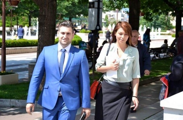 Евродепутатът Андрей Новаков става внуче назаем в село Новаковци