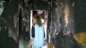 Живущите в опожарения от психично болни вход с отворено писмо