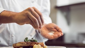 Твърде солената храна води до затлъстяване диабет и инсулт