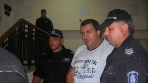 Един от Килърите си поиска конфискуваните пушки щял да ги