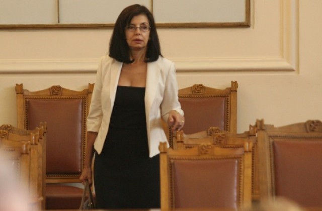 Парламентът отхвърли антикорупционния закон на Кунева, стигна се до скандали