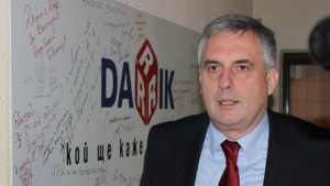 Калфин открива център за деца от рискови групи във Вълчи