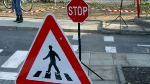 Подновяват маркировката край училищата във Велико Търново