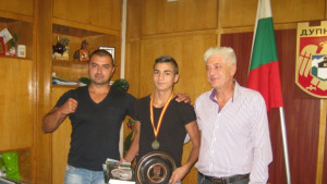 Шампионът по кик бокс Доброслав Радев гостува на кмета Чимев