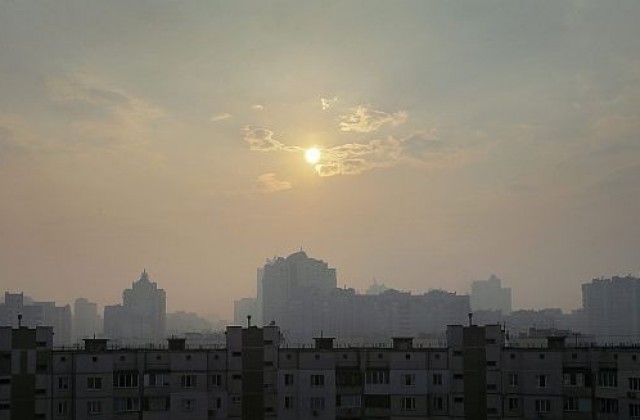Киев е обгърнат от дим, отмениха учебните занятия