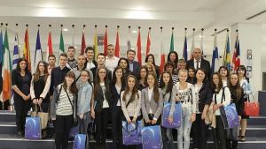 Абитуриентка от Кубрат посети Европарламента по покана на Мария Габриел