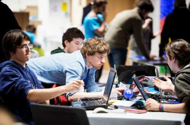 Евродепутат обяви конкурс за програмисти с награда 5000 евро